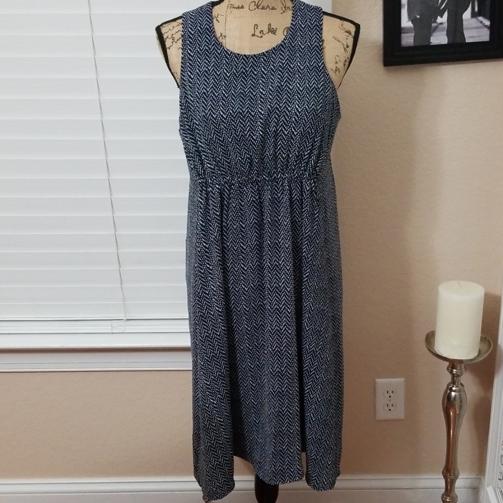 🔥6/$25 GAP white blue lined dress size small